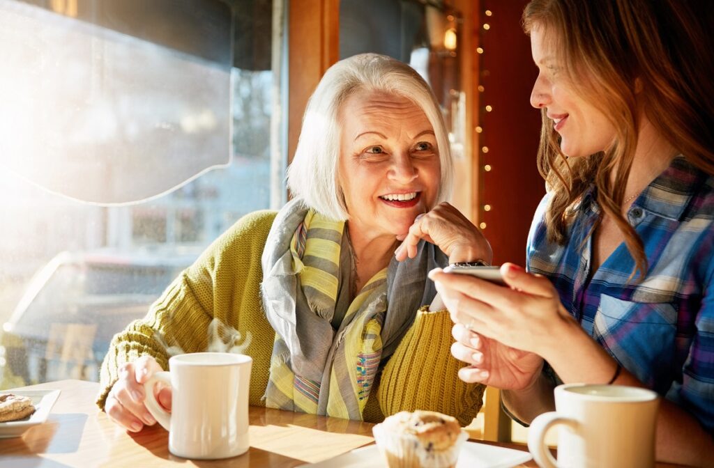 Accompagnement personnalisé pour les seniors : coordination des intervenants à domicile, planification des soins et suivi des services pour garantir sécurité, confort et sérénité au quotidien.